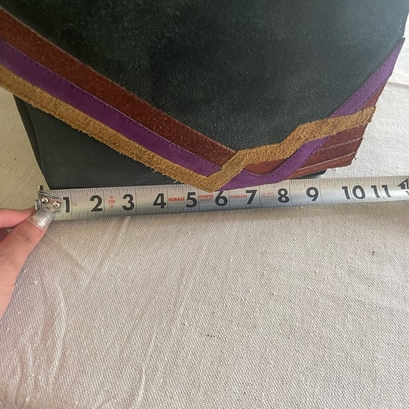 Stylish Green Suede Shoulder Bag with Purple and Gold Accents - Picture 8 of 8